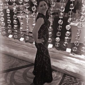 Sexy, beautiful, lace evening gown. 👗